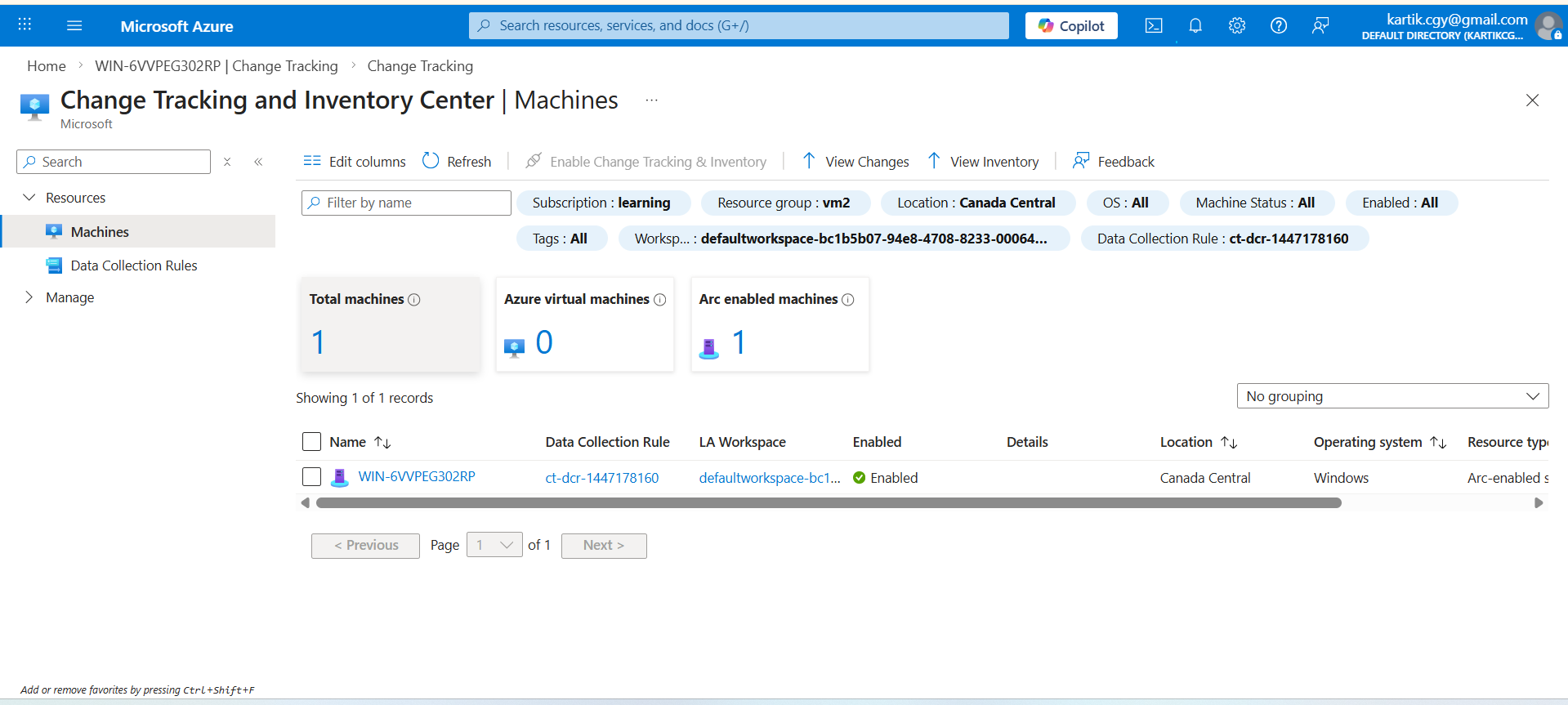 Change Tracking and Inventory Center showing one Arc-enabled machine reporting into a Log Analytics workspace via a Data Collection Rule